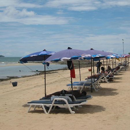 Baan Talay Hotel Pattaya Exterior photo