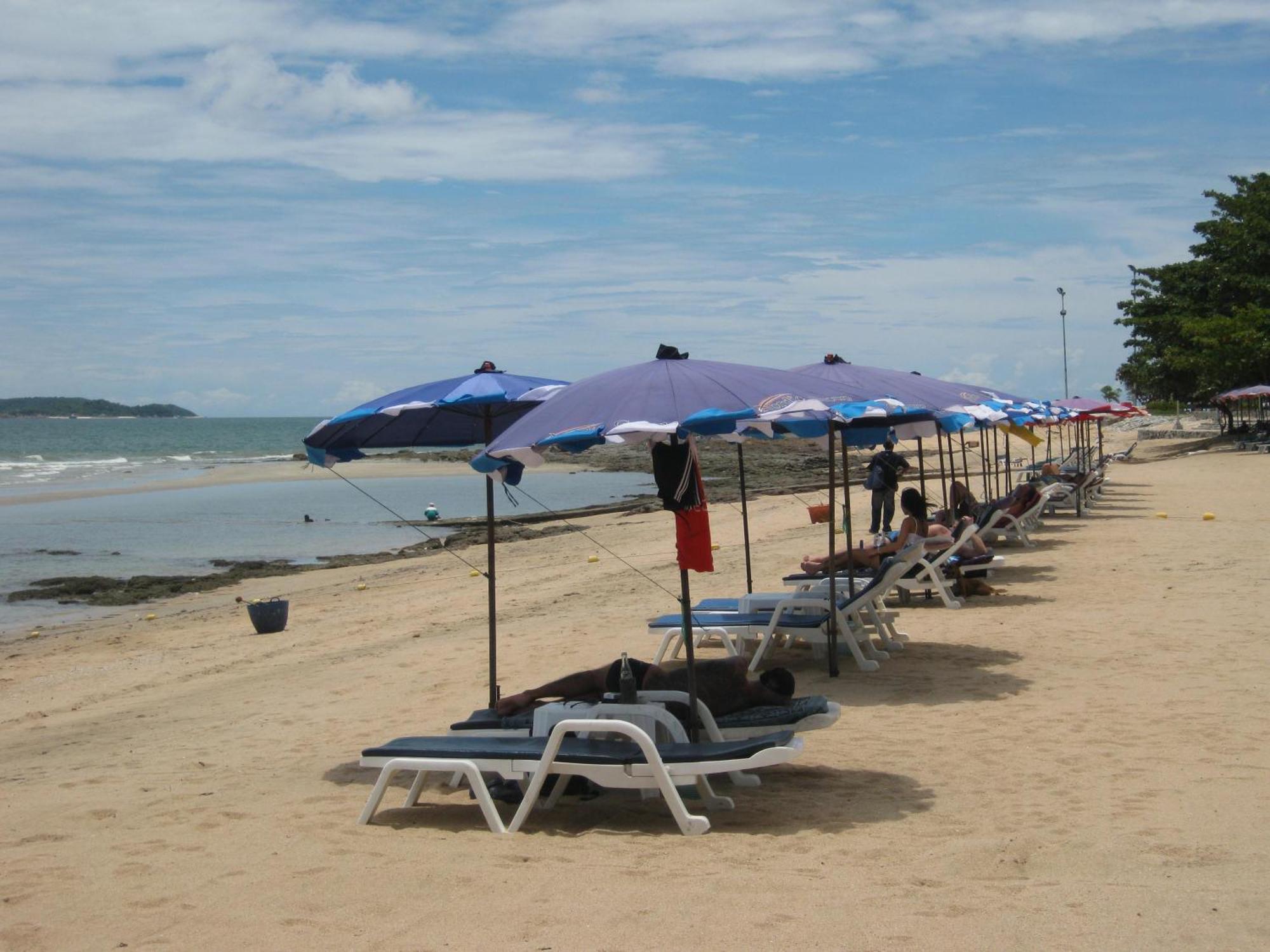 Baan Talay Hotel Pattaya Exterior photo