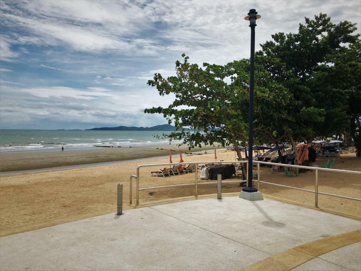 Baan Talay Hotel Pattaya Exterior photo